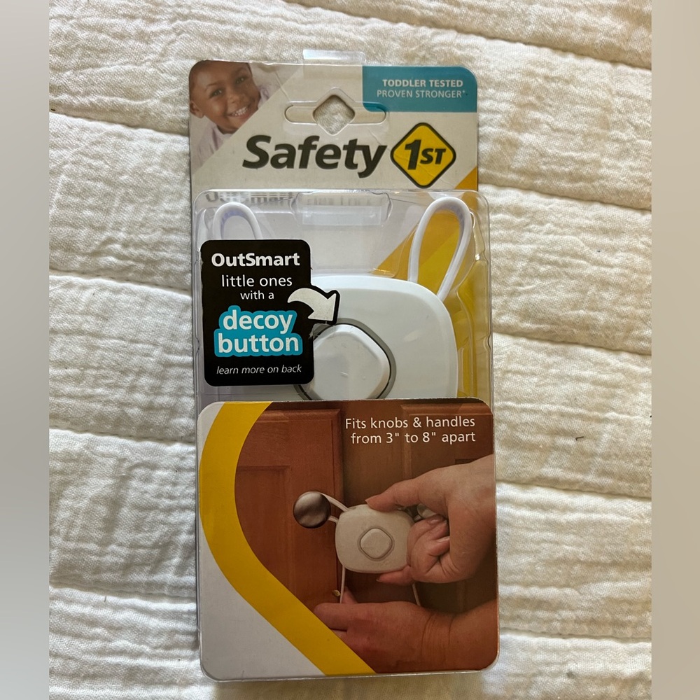 Safety 1st White Child Safety Lock